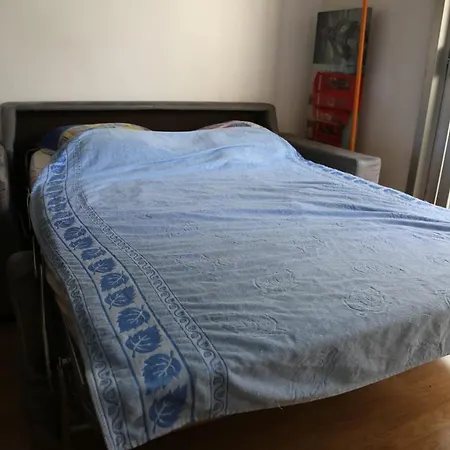 Cozy studio with terrace 15min from République Appartamento Parigi